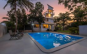 Stayvista'S Santoni Farms - Riverside Bliss With Pool, Orchard & Activities